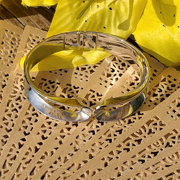 Silver Braclet for Sale - Picture 3 of 9